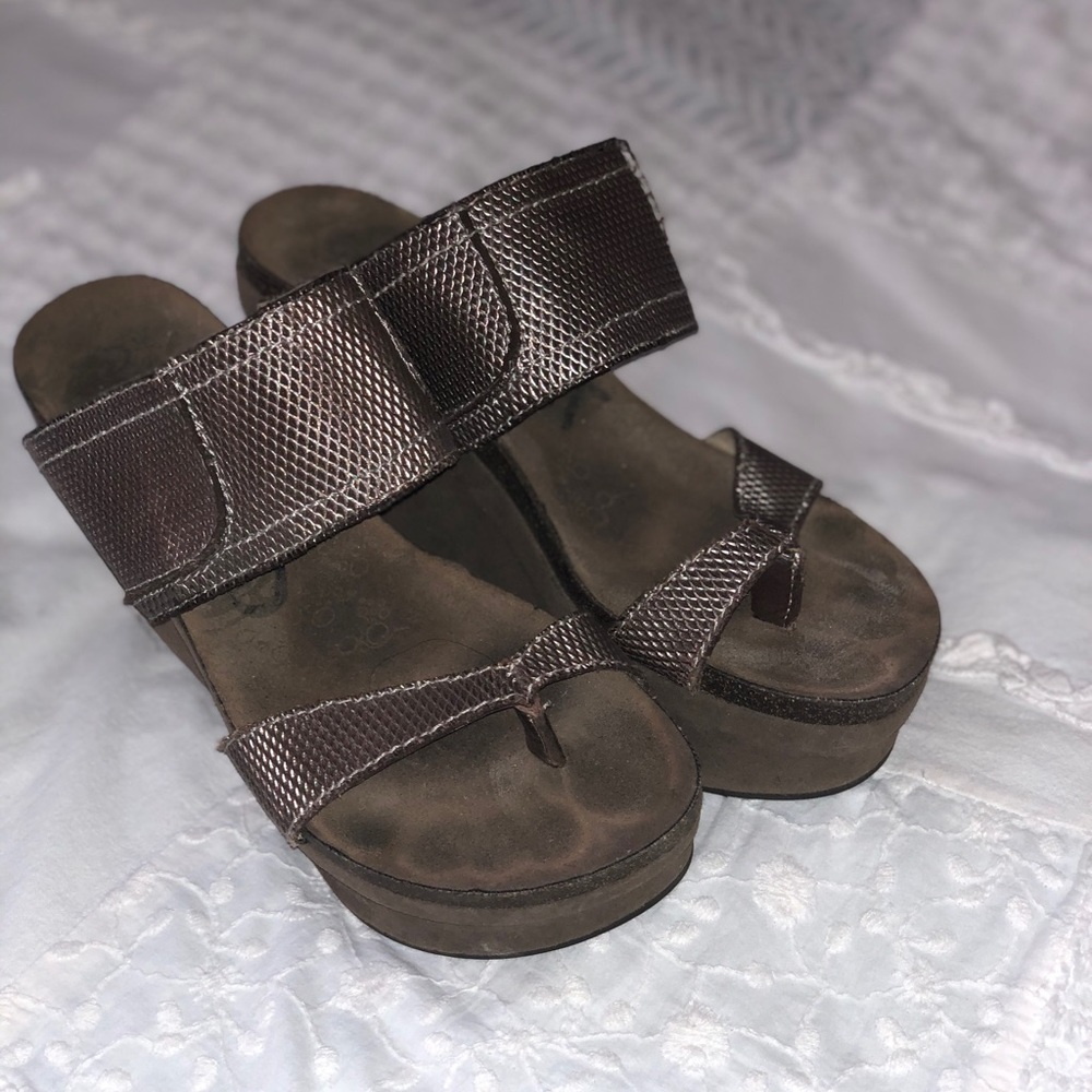 OTBT wedge sandals